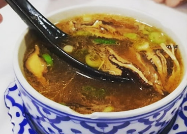 comida asiatica de gambas y soja